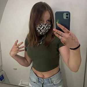 Meet your Posher, Emilee